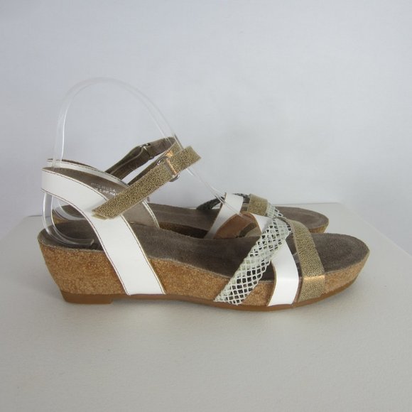 New Munro USA 8 N White Gold Brown Wedge Sandals